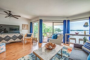 تلفزيون ذكي