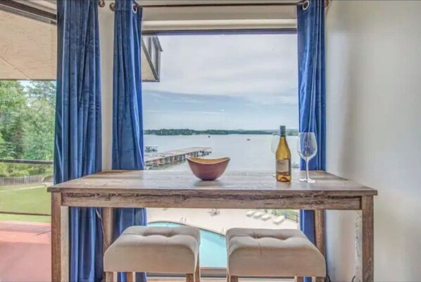 Dining - Majestic Lake Views - On Lake Hamilton (Hot Springs)