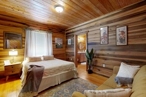 Room - Full 3 ensuite home in fish camp community w/ kayaks, bikes and boat parking (Townsend)