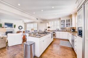 Fridge, microwave, oven, stovetop - Beach cottage with private pool & spa, ocean views, & shared pool access (St. Simons Island)