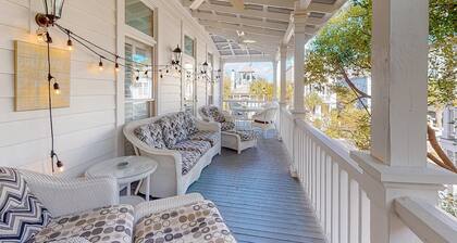 Charleston-style cottage w/ lovely decks, steps to the beach & pools