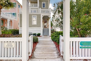 Exterior - Luxury cottage with pools & multiple decks, 1/2 block to beach (St. Simons Island)