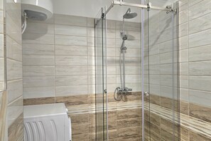 Shower, hair dryer, bidet, towels - Brisa Del Mar Beachfront Apartment 115, Durres, Albania (Durres)