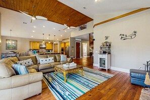 Smart TV, reproductor de DVD, futbolito y impresora 