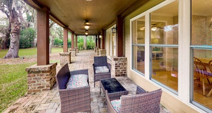 Dog-friendly home with central AC, washer/dryer & spacious backyard - near beach