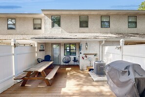 Outdoor dining - Snowbird-friendly condo with patio, central AC, W/D, pool & tennis - near beach (St. Simons Island)