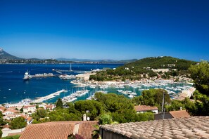 Marina - Appartement Sur La Mer, Saint Mandrier, France (Saint Mandrier)