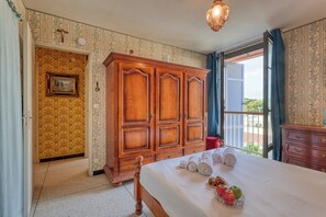 Bed sheets - Appartement Sur La Mer, Saint Mandrier, France (Saint Mandrier)