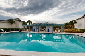 Pool - Cozy island townhouse w/screened porch, shared pool, & serene pond views (St. Simons Island)