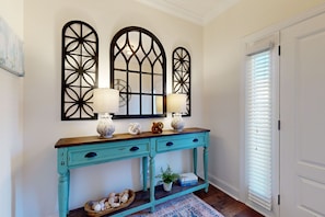 Interior - Cozy island townhouse w/screened porch, shared pool, & serene pond views (St. Simons Island)