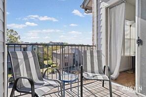 Property grounds - N. Austin Condo w/ Pool, Gym & Easy Access to Domain + Pet-Friendly (Austin)