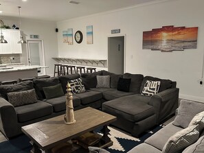 Living area - Large 6-bedroom beach side house on Dauphin Island’s west end (Dauphin Island)