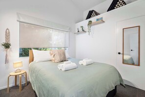 2 quartos, ferros/tábuas de passar roupa, Wi-Fi, roupa de cama