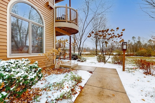 Mountain Condo at Crystal Mountain Resort - Walk to Lifts and Golf