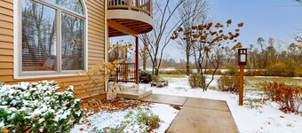 Mountain Condo at Crystal Mountain Resort - Walk to Lifts and Golf