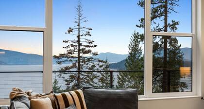 Hygge Hideaway - Breathtaking Lake View & Hot Tub
