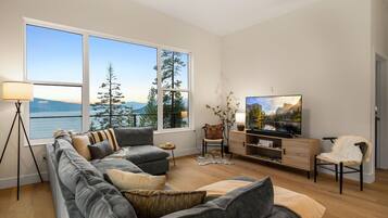 Télévision, table de tennis de table