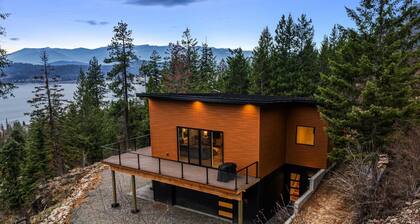 Hygge Hideaway - Breathtaking Lake View & Hot Tub
