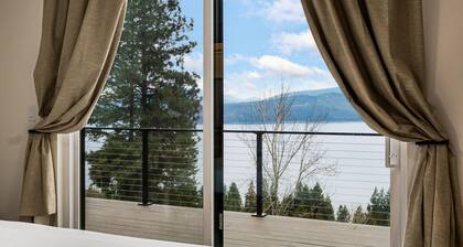 Hygge Hideaway - Breathtaking Lake View & Hot Tub