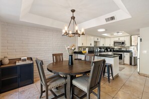 Dining - NEW! • Bright & Modern 3BR House • Steps to Old Town Scottsdale (Scottsdale)