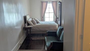 Phòng đơn, quang cảnh thành phố | Màn/rèm cản sáng, bàn ủi/dụng cụ ủi quần áo