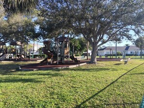 Children's area - 2-bedrooms quiet duplex in serene Indian Rocks Beach 150 steps to the sand (Indian Rocks Beach)