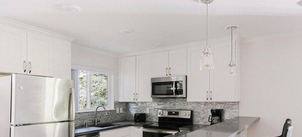 Frigorifero, microonde, forno, lavastoviglie