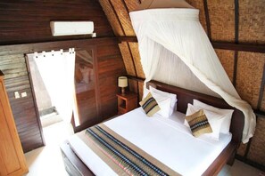 Free WiFi, wheelchair access