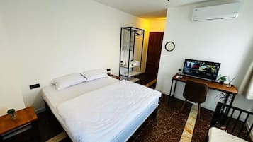 Standard Double Room, Garden View | Free WiFi