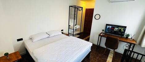 Standard Double Room, Garden View | Free WiFi