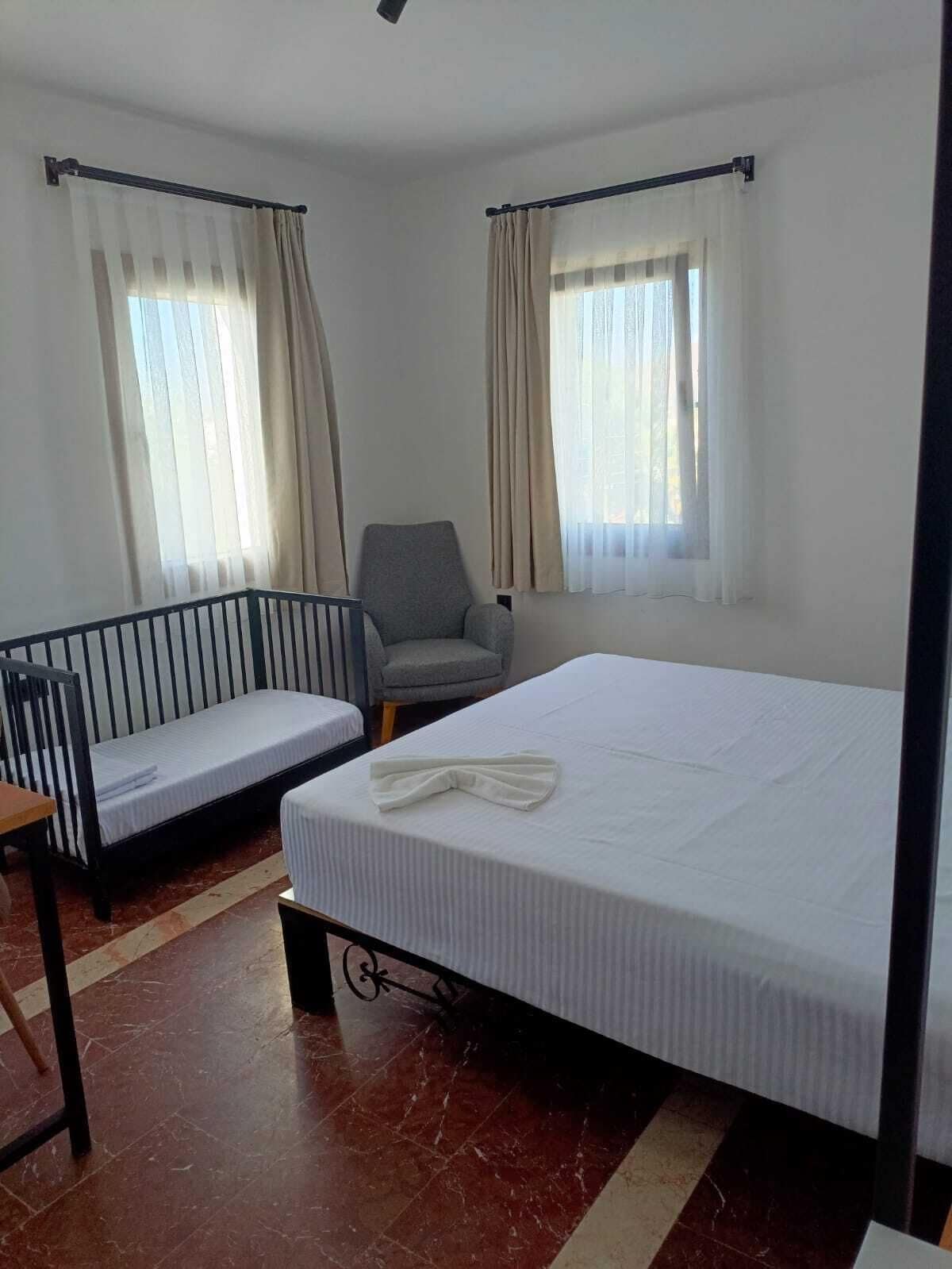 スタンダード ダブルルーム ガーデンビュー | WiFi (無料)