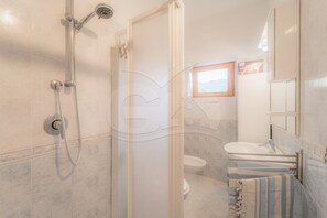 Shower, hair dryer - IL BORGHETTO - BILOCALE IL BORGHETTO (Campo nell'Elba)