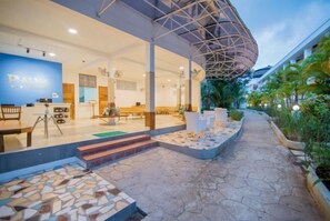 المنشأة من الداخل