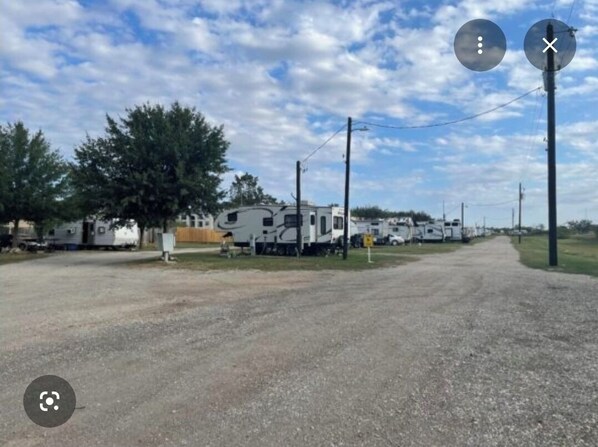 Unclassified image, 1 of 5, button