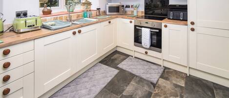 洗碗机、高脚椅