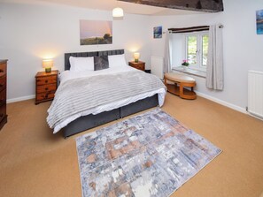 3 bedrooms, free WiFi - Charming three-bedroom farmhouse in Yealand Redmayne, near Arnisde. (Yealand Redmayne)
