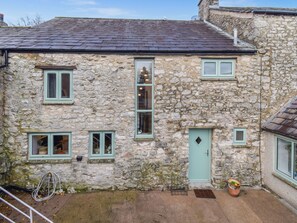 Exterior - Charming three-bedroom farmhouse in Yealand Redmayne, near Arnisde. (Yealand Redmayne)