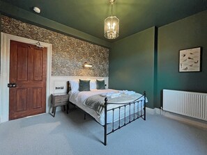 Free WiFi - 3 bedroom accommodation in Whitby (Whitby)