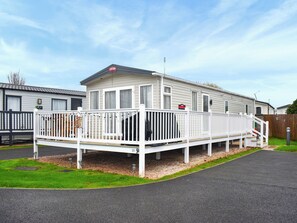 Exterior - This three-bedroom lodge at Beverley Holiday Park, Paignton. (Paignton)