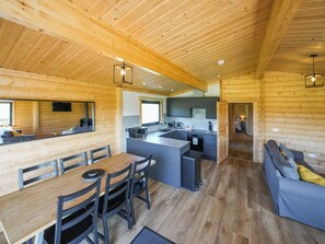 Interior - Bluebell Lodge - UK50875 (Hittisleigh)