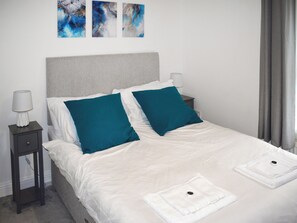 Free WiFi - 2 bedroom accommodation in Exeter (Exeter)