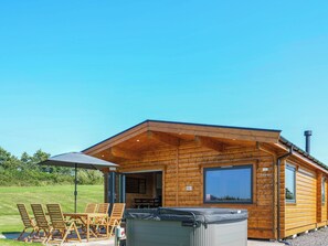 Outdoor dining - Primrose Lodge - UK50874 (Hittisleigh)