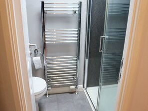 Towels - Experience Coastal delight at Little Haven Retreat. (Narberth)