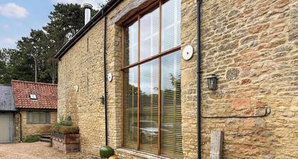 4 bedroom accommodation in Olney