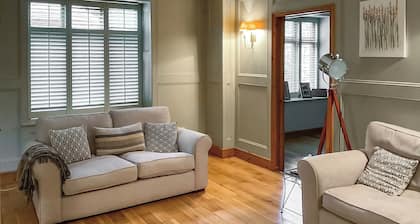 4 bedroom accommodation in Olney