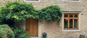 4 bedroom accommodation in Olney