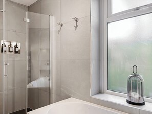 Towels - Golden Goose Cottage - UKC7087 (Laycock)