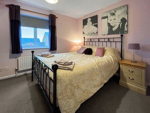 Free WiFi - Welcome to Twenty One, a lovely holiday retreat in Westward Ho. (Westward Ho!)