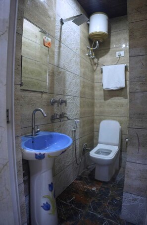 Luxury Room | Bathroom