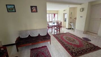 Quarto luxo | Wi-Fi de cortesia, roupa de cama